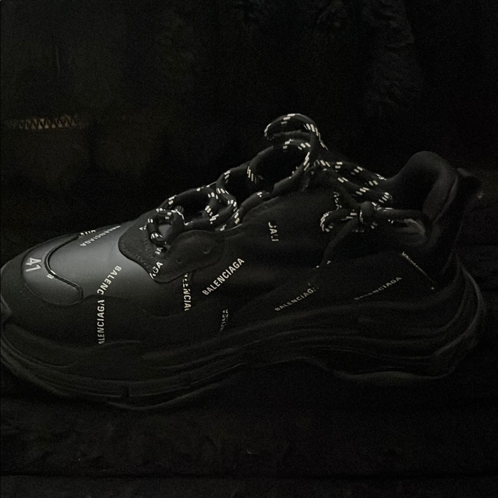 Balenciaga Black Sneakers Sleek Modern Design